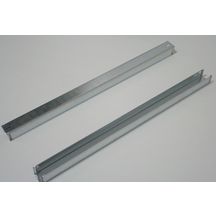 Traverse standard clipsable pour planchers techniques ailes de 30mm tole de section 15mm longueur 600mm